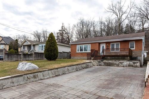 76 Margaret Ave, Stoney Creek, ON, L8G3G5 | Card Image