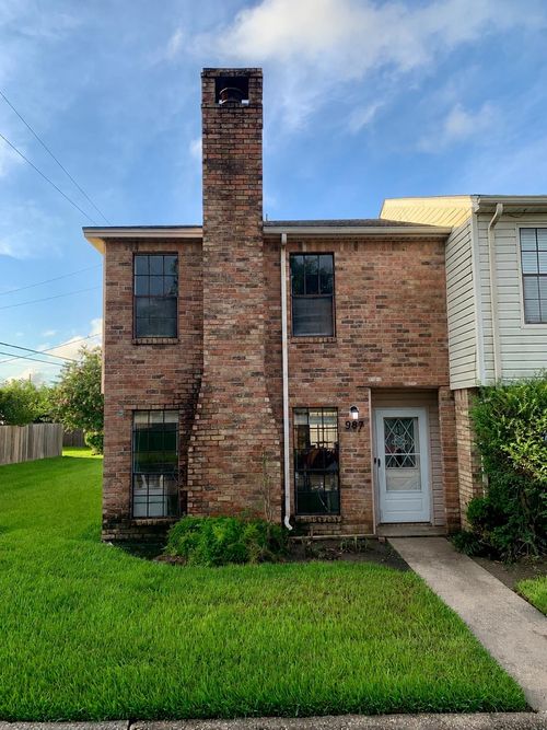 987 Sunmeadow Dr, Beaumont, TX, 77706-3986 | Card Image