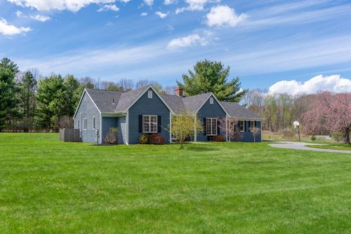 2 Meadow Lane, Falmouth, ME, 04105 | Card Image