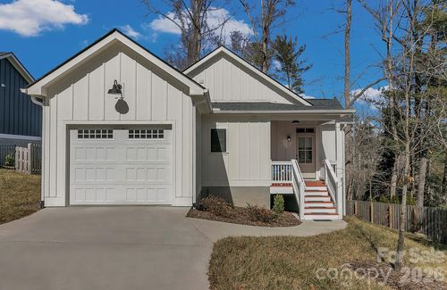 40 Rangeley Dr, Asheville, NC, 28803-0240 | Card Image