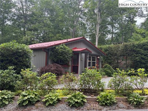 527 Windridge Rd, Newland, NC, 28657-8146 | Card Image