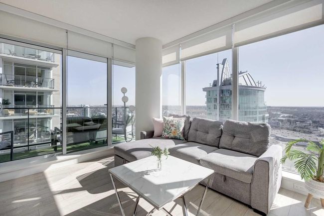 3304 - 1188 3 St Se, Condo with 2 bedrooms, 2 bathrooms and 2 parking in Calgary AB | Image 4