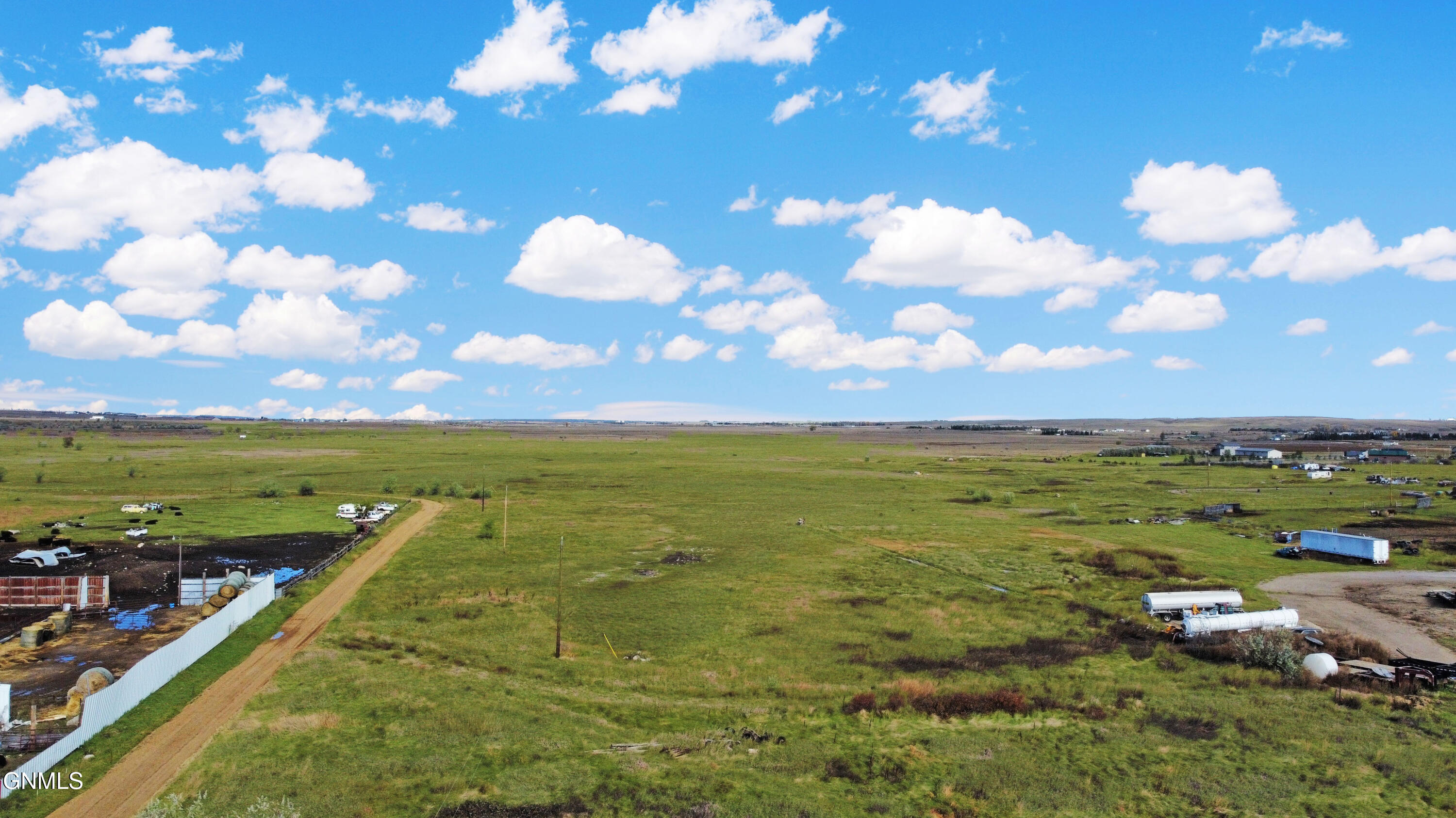 Land in Williston