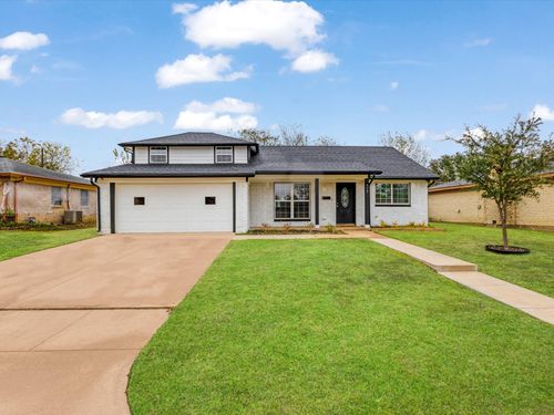 916 Kelley Dr, Everman, TX, 76140-4312 | Card Image
