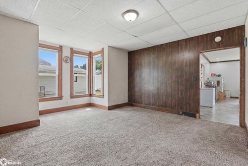 1605 S Central Ave, Burlington, IA, 52601-3728 | Card Image