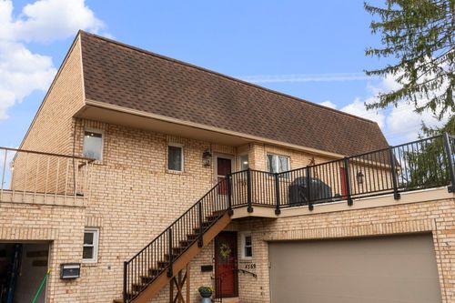 122-4371 Latin Ln, Upper Arlington, OH, 43220-4290 | Card Image