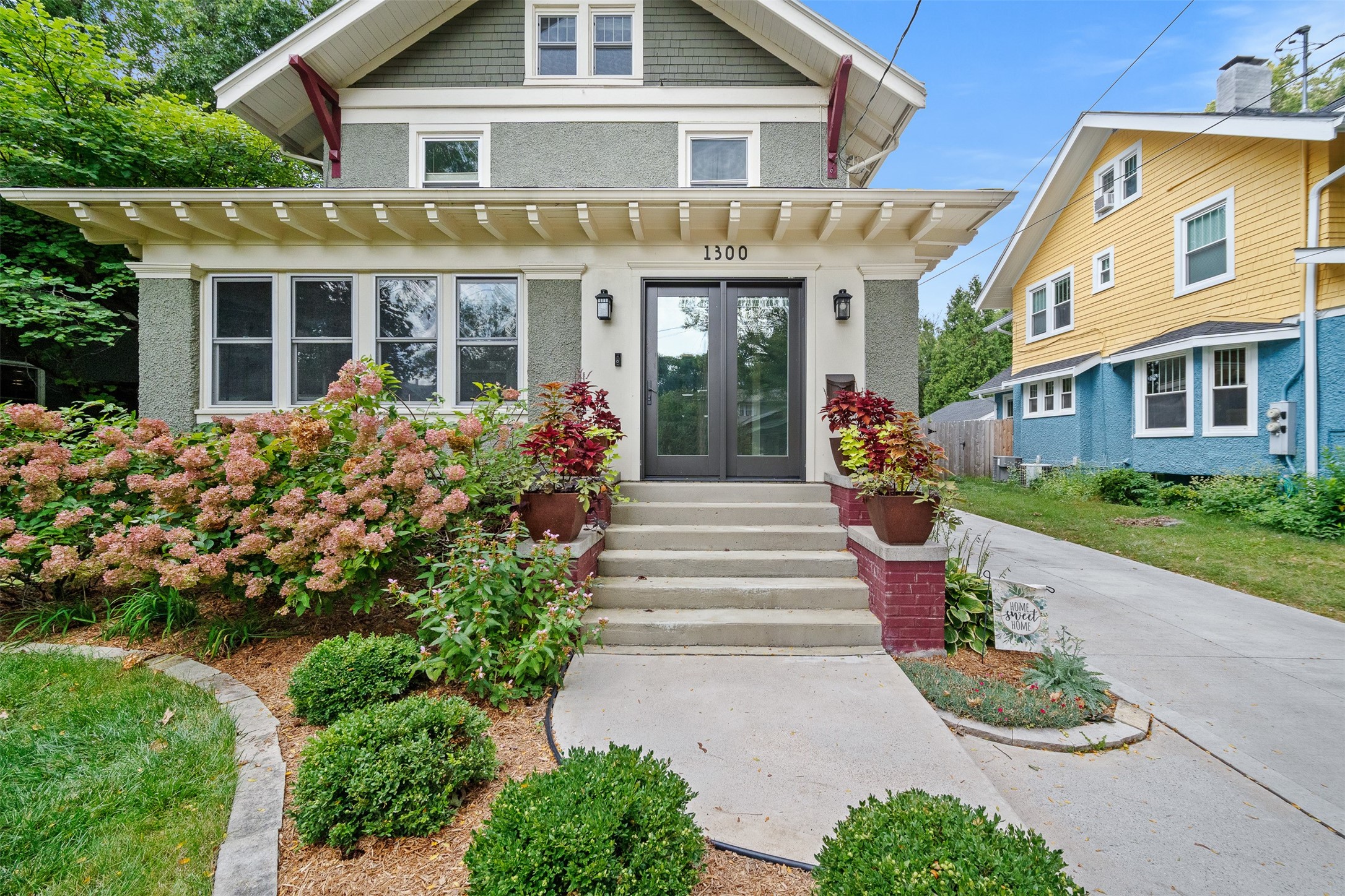 41st St, Des Moines, IA 50311