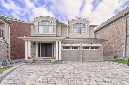 49 Strong Ave, Maple, ON, L6A4X2 | Card Image