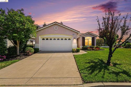 1312 Pearl Way, Brentwood, CA, 94513-6990 | Card Image
