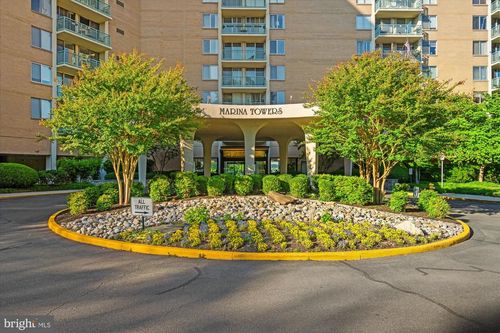 611-501 Slaters Ln, ALEXANDRIA, VA, 22314-1126 | Card Image