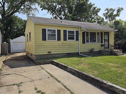 2939 W Carmen Ave, Milwaukee, WI, 53209-4232 | Card Image