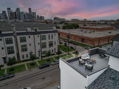 1109 Ennis St, Houston, TX, 77003-3805 | Card Image