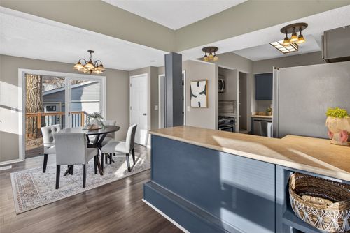 2118 37th St, Des Moines, IA, 50310-4413 | Card Image