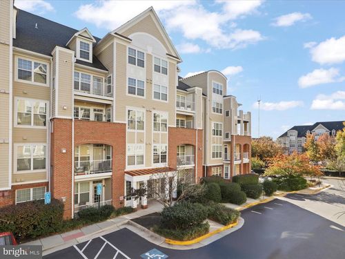 apt-201-2711 Bellforest Ct, VIENNA, VA, 22180-7311 | Card Image