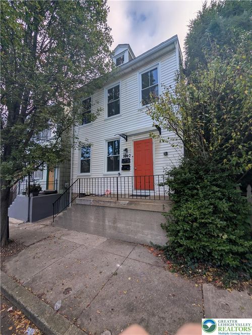 2-1040 Ferry St, EASTON, PA, 18042-4249 | Card Image