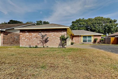 16358 Maplemont Dr, Houston, TX, 77095-1543 | Card Image
