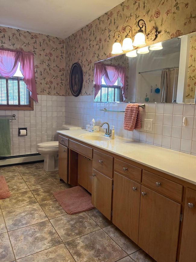 Main level 3/4 bath | Image 18