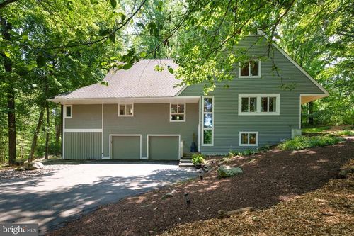 30 Poor Farm Rd, Pennington, NJ, 08534-3801 | Card Image