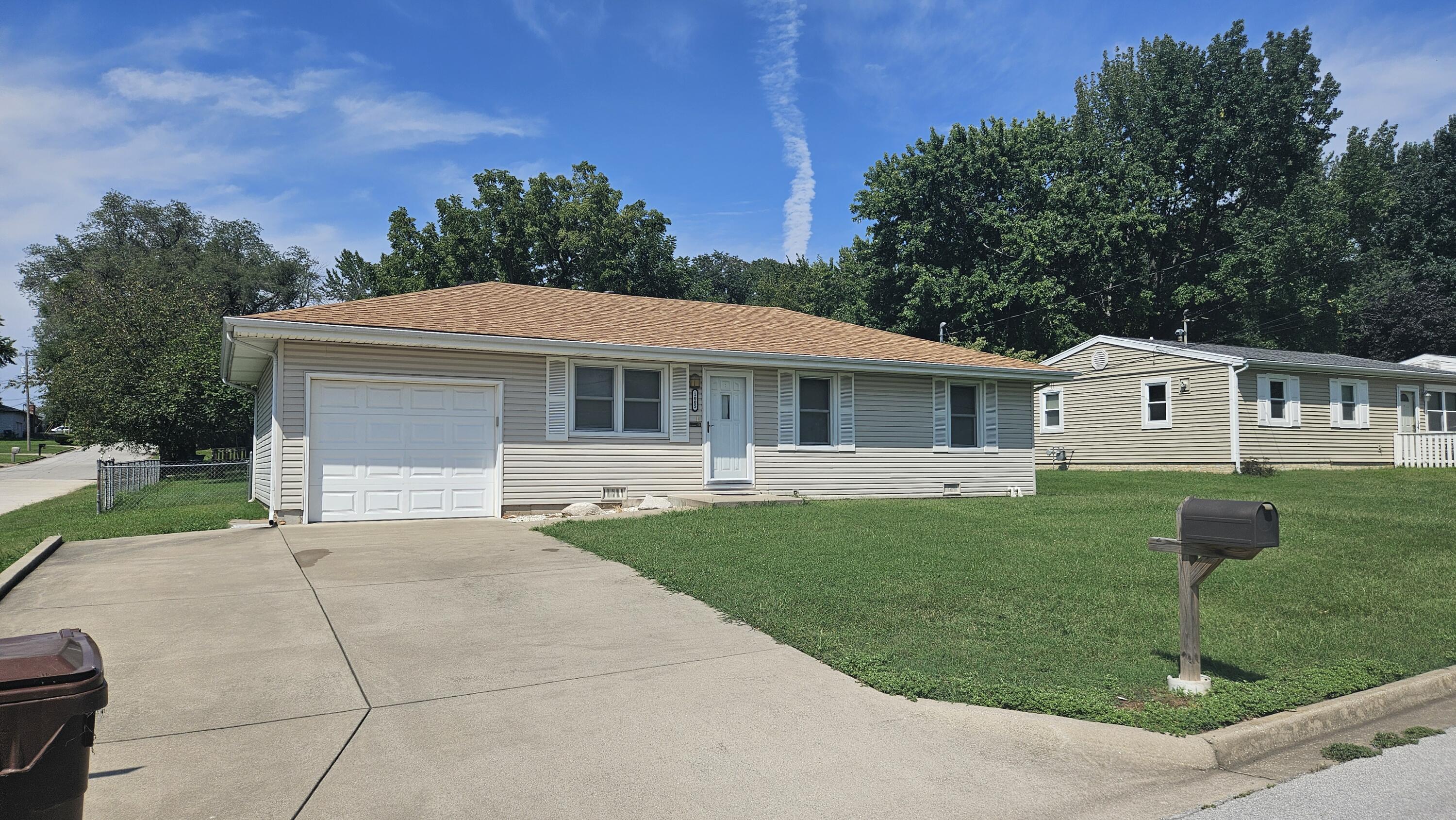 Villa Marie St, Springfield, MO 65803