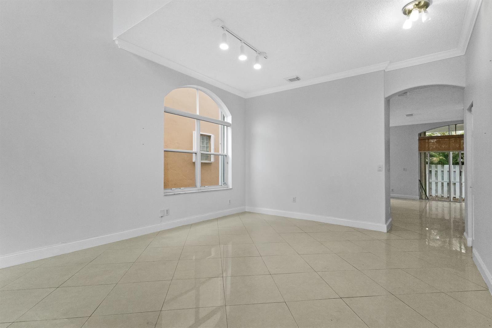Residential in Hollywood 5