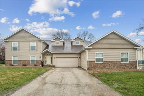 unit-a-4515 Westchester Dr Ne, Cedar Rapids, IA, 52402-7049 | Card Image