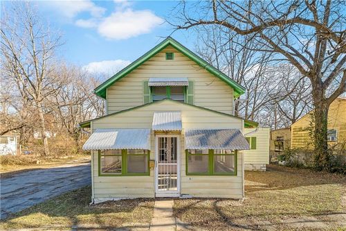 6821 Bales Ave, Kansas City, MO, 64132-3013 | Card Image