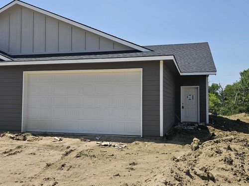 2933 Bunker Hill Dr, Wichita, KS, 67210 | Card Image