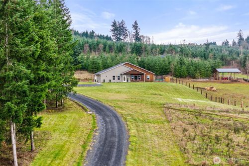 527 Tennessee Rd, Winlock, WA, 98596-9761 | Card Image