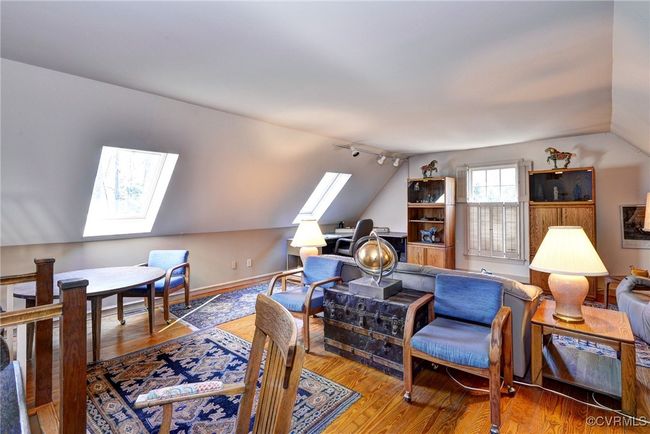 Room over garage | Image 24