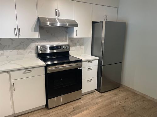 305-6070 Mcmurray Ave, Burnaby, BC, V5H4J3 | Card Image