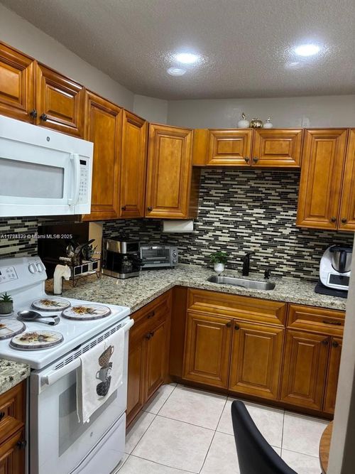 apt-206-151 Berkley Rd, Hollywood, FL, 33024-1185 | Card Image