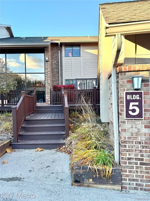 25-11773 Sycamore Dr, Plymouth, MI, 48170-4489 | Card Image