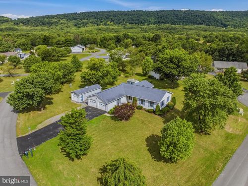 196 Mcgill Dr, GERRARDSTOWN, WV, 25420-4029 | Card Image