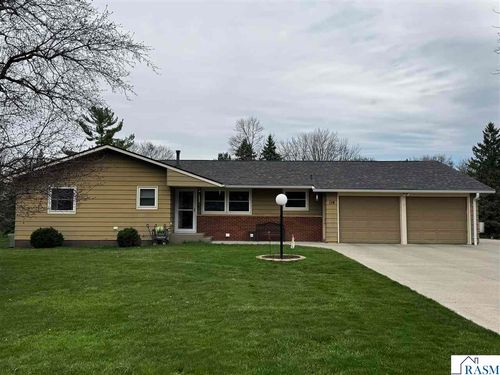 114 Capri Dr, Mankato, MN, 56001-4142 | Card Image
