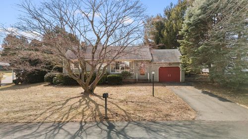 16 Barker Pl, Branford, CT, 06405-4602 | Card Image