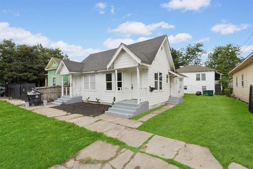 7425 Avenue E, Houston, TX, 77011-3828 | Card Image