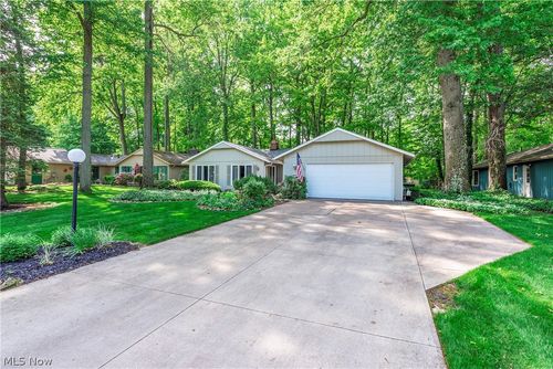 5920 Mills Creek Ln, North Ridgeville, OH, 44039-2540 | Card Image