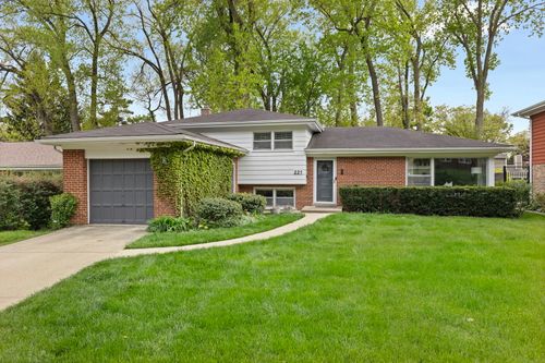 221 Sheridan Pl, Lake Bluff, IL, 60044-2444 | Card Image
