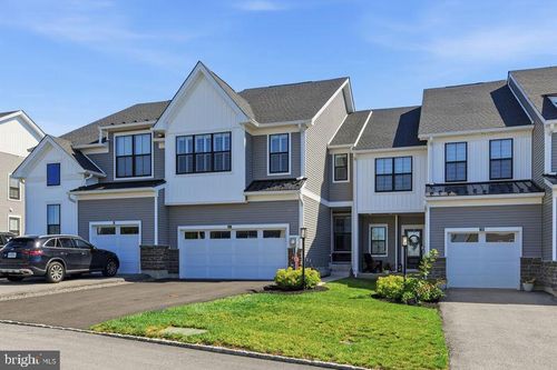 11 Umbrell Dr, Norristown, PA, 19403-1690 | Card Image