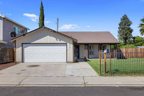 5701 Casaba Way, Keyes, CA, 95328 | Card Image