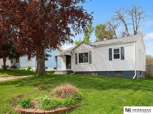 4864 S 51st Street, Omaha, NE, 68117 | Card Image