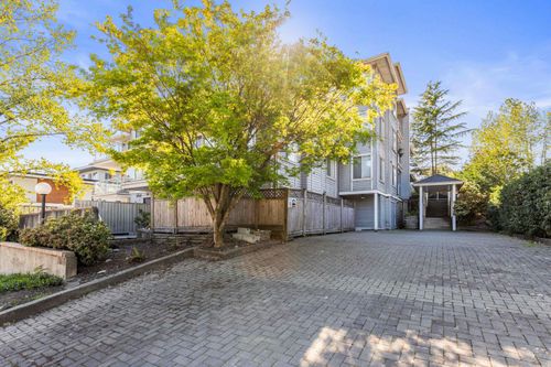 406 - 11671 Fraser Street, Condo with 1 bedrooms, 1 bathrooms and 1 parking in Maple Ridge BC | Card Image