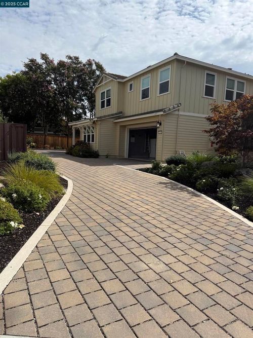 110 Julia Loop, Danville, CA, 94506-4836 | Card Image