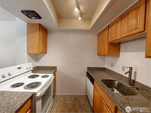 b22-14665 Ne 34th St, Bellevue, WA, 98007-3566 | Card Image