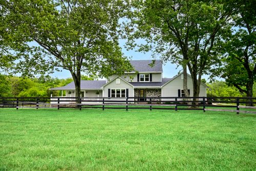 395 Cedar Lake Rd, Versailles, KY, 40383-8606 | Card Image