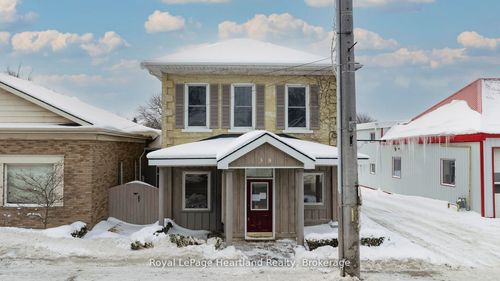 38 Ontario St, Clinton, ON, N0M1L0 | Card Image