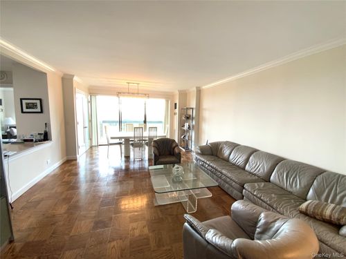 apt-8h-27010 Grand Central Pkwy, Floral Park, NY, 11005-1108 | Card Image