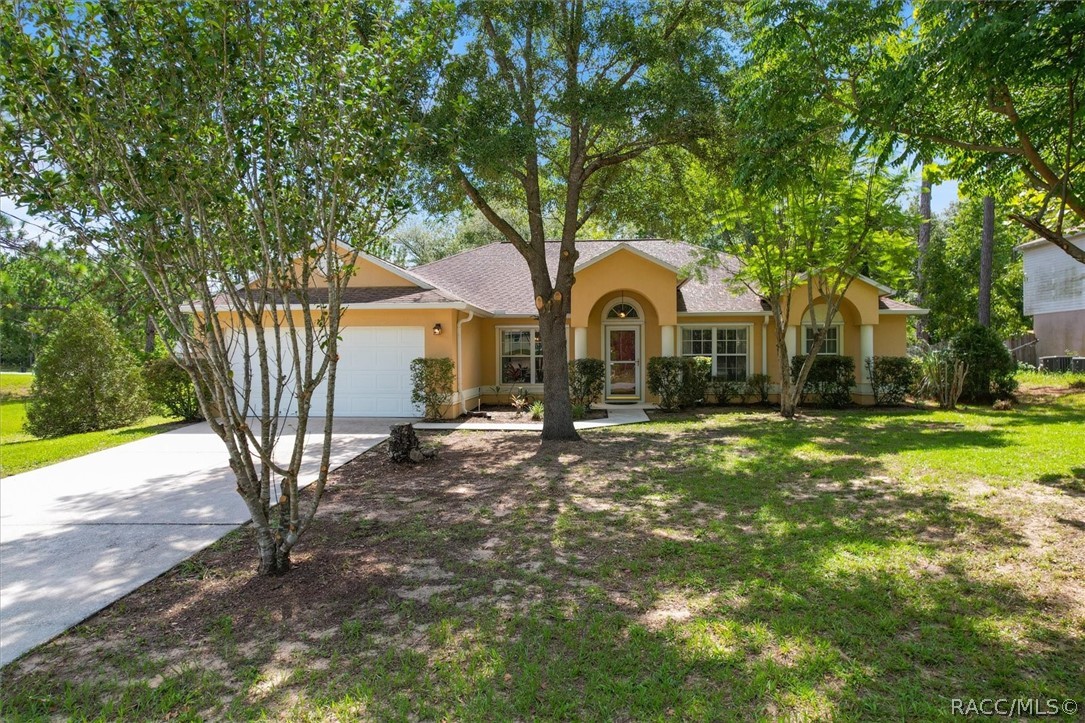 Everest Ter, Dunnellon, FL 34434