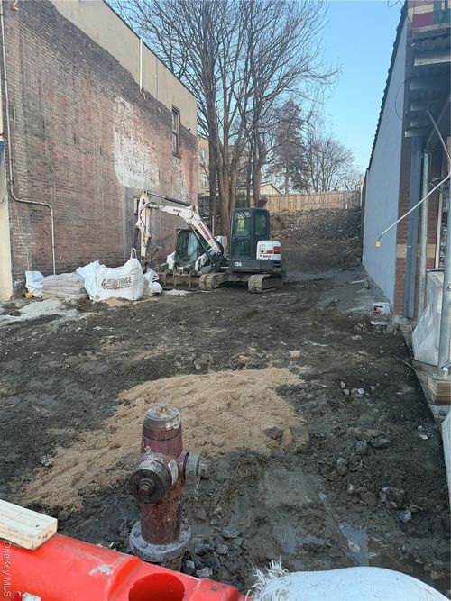 4740 White Plains Rd, Bronx, NY, 10470-1120 | Card Image