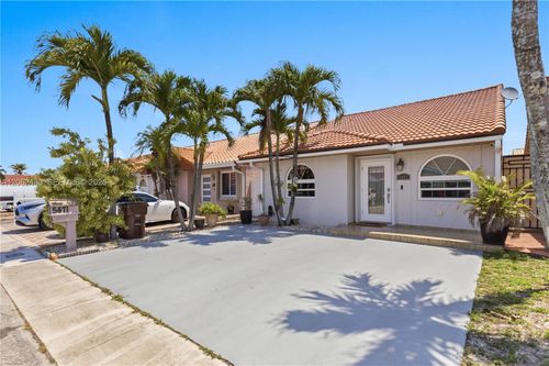 5471 W 27th Ct, Hialeah, FL, 33016-4089 | Card Image